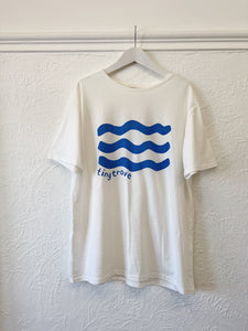 Adult Faye Relaxed Wave Tee - White/Blue