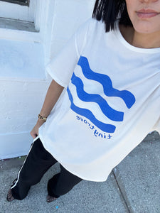 Adult Faye Relaxed Wave Tee - White/Blue