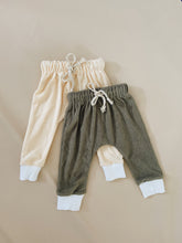 Load image into Gallery viewer, Avalon Contrast Pants - Moss 4Y