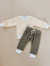 Load image into Gallery viewer, Avalon Contrast Pants - Moss 4Y