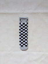 Load image into Gallery viewer, Smiley Checkered Socks