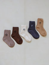 Load image into Gallery viewer, Ribbed Face Socks - Taupe