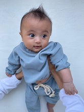 Load image into Gallery viewer, Jett Pullover - Ivory Blue